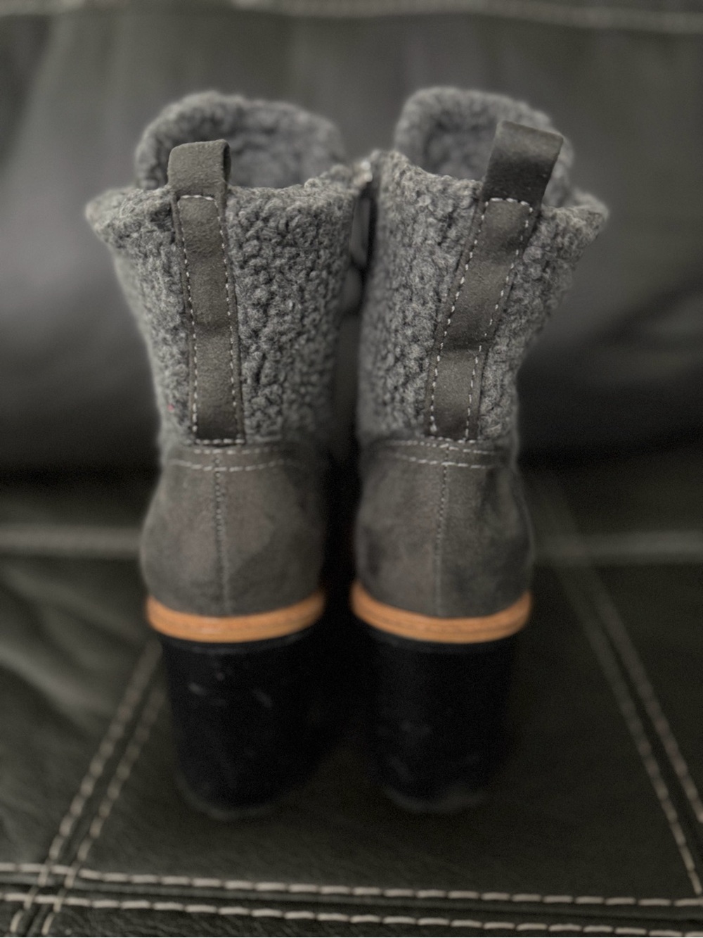 Gray Lace-Up Faux Fur Ankle Boots size 8 - Picture 3 of 5